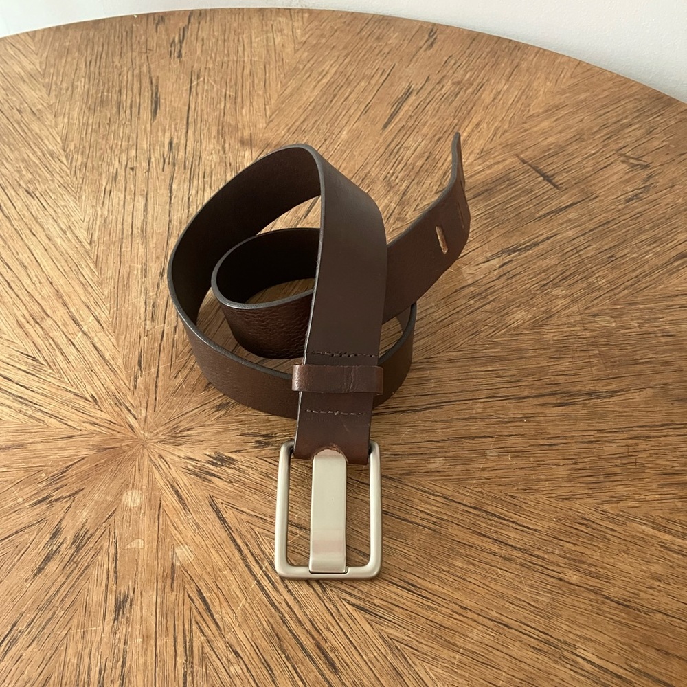 💥2 for 1💥Le Chateau Brown Leather Belt with Silver Buckle - Picture 3 of 7